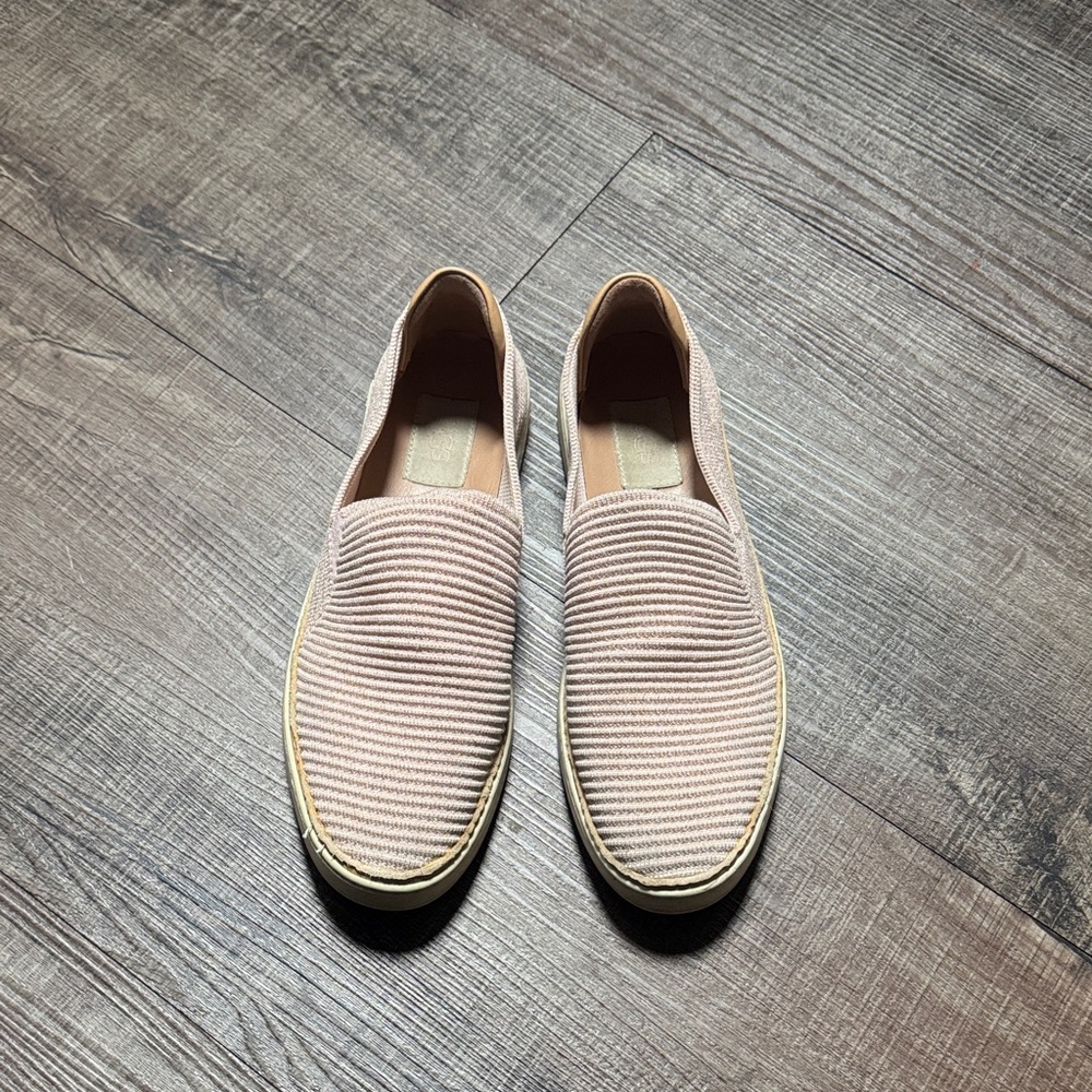 UGG Women's Pink Ribbed Loafers